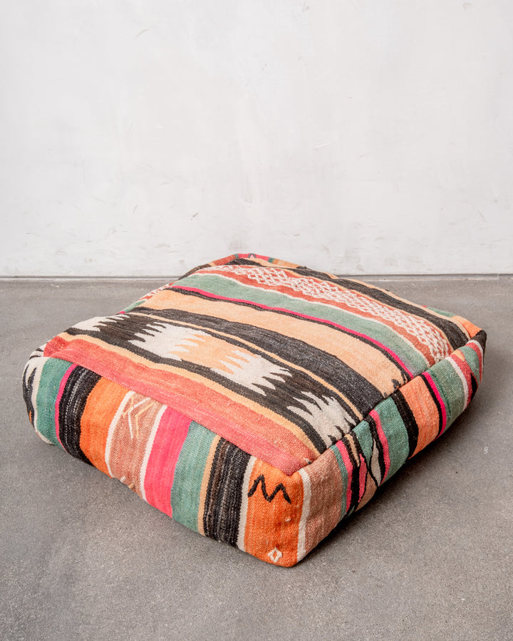 Vintage, handcrafted Berber floor cushion from Morocco. Kelim pouf with beautiful designs and robust flat weave. 100% wool.