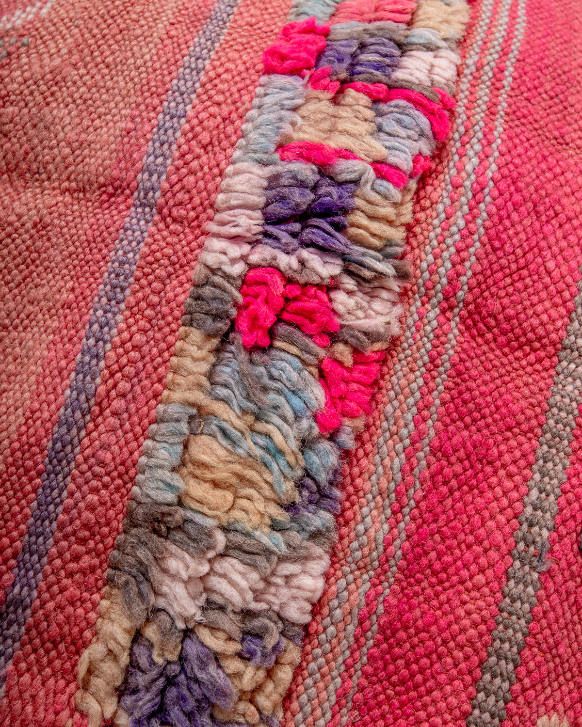 Vintage, handcrafted Berber floor cushion from Morocco. Kelim pouf with beautiful designs and robust flat weave. 100% wool.