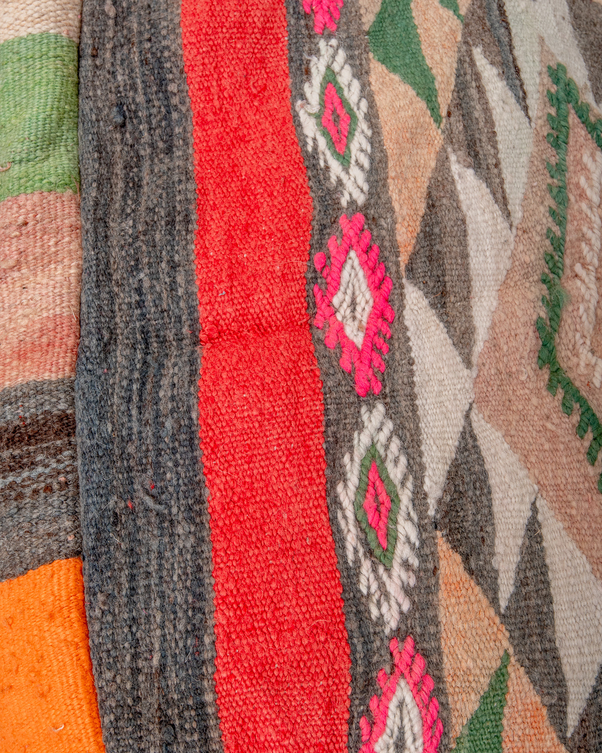 Vintage, handcrafted Berber floor cushion from Morocco. Kelim pouf with beautiful designs and robust flat weave. 100% wool.