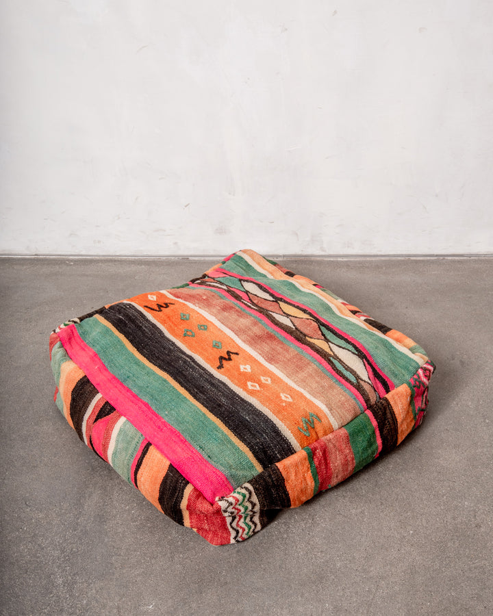 Vintage, handcrafted Berber floor cushion from Morocco. Kelim pouf with beautiful designs and robust flat weave. 100% wool.