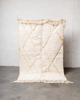 Moderner, handgefertigter Berber-Teppich aus Marokko. Beniourain-Teppich mit schönen Farben und Mustern und flauschiger Wollstruktur.