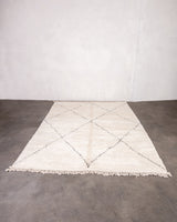 Moderner Designer handgefertigter Berber Teppich aus Marokko Beniourain mit schönen Farben und Mustern