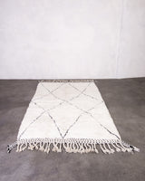 Moderner Designer handgefertigter Berber Teppich aus Marokko Beniourain mit schönen Farben und Mustern