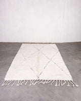 Moderner Designer handgefertigter Berber Teppich aus Marokko Beniourain mit schönen Farben und Mustern