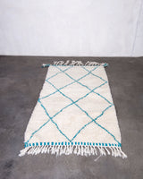 Moderner Designer handgefertigter Berber Teppich aus Marokko Beniourain mit schönen Farben und Mustern