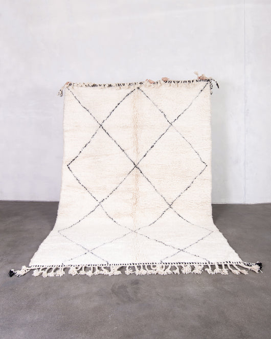 Moderner Designer handgefertigter Berber Teppich aus Marokko Beniourain mit schönen Farben und Mustern