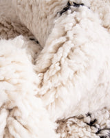 Moderner Designer handgefertigter Berber Teppich aus Marokko Beniourain mit schönen Farben und Mustern