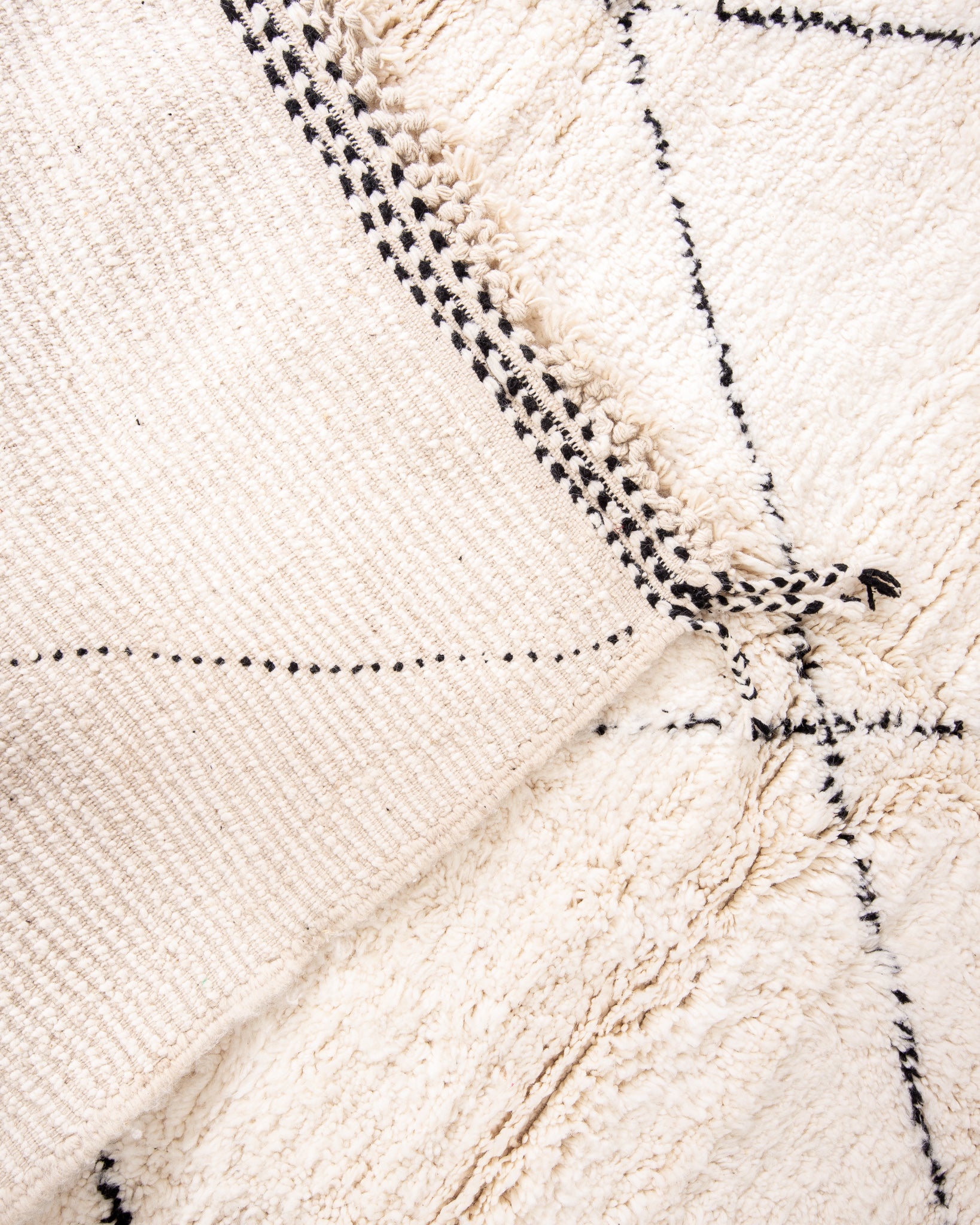 Modern designer handcrafted Berber rug from morocco Beniourain with beautiful colors and patterns