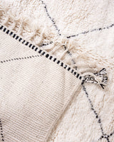 Moderner Designer handgefertigter Berber Teppich aus Marokko Beniourain mit schönen Farben und Mustern