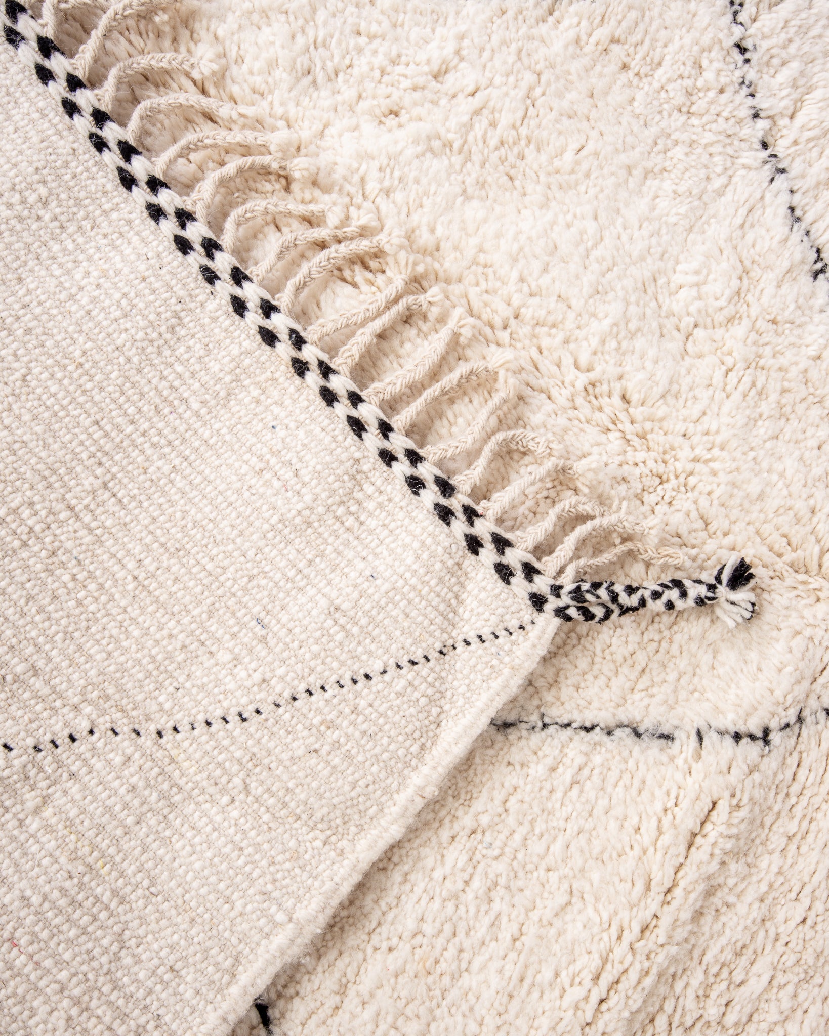 Modern designer handcrafted Berber rug from morocco Beniourain with beautiful colors and patterns