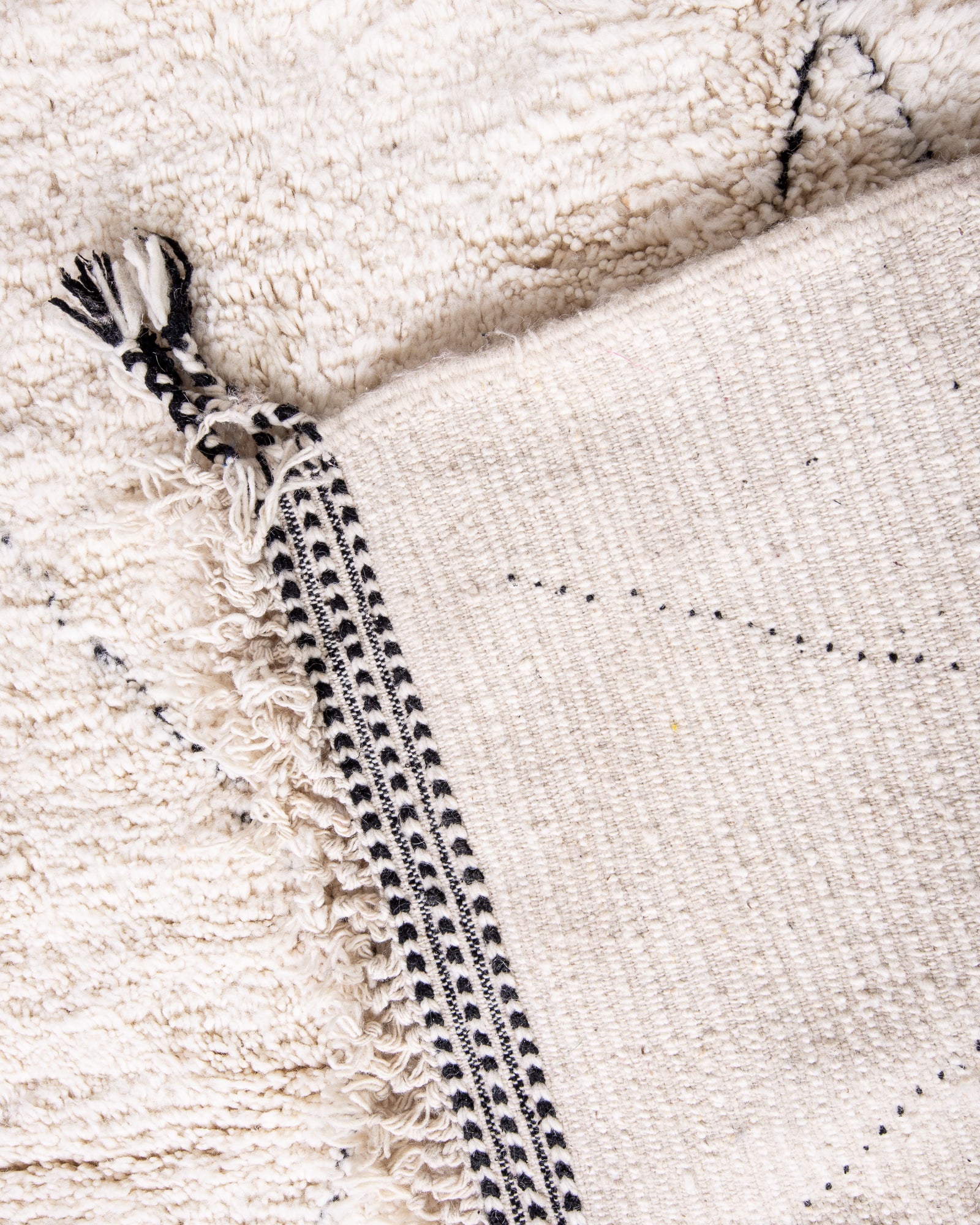 Modern designer handcrafted Berber rug from morocco Beniourain with beautiful colors and patterns