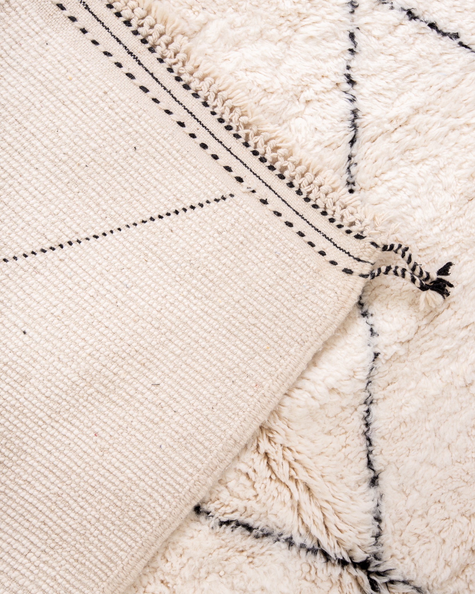 Modern designer handcrafted Berber rug from morocco Beniourain with beautiful colors and patterns