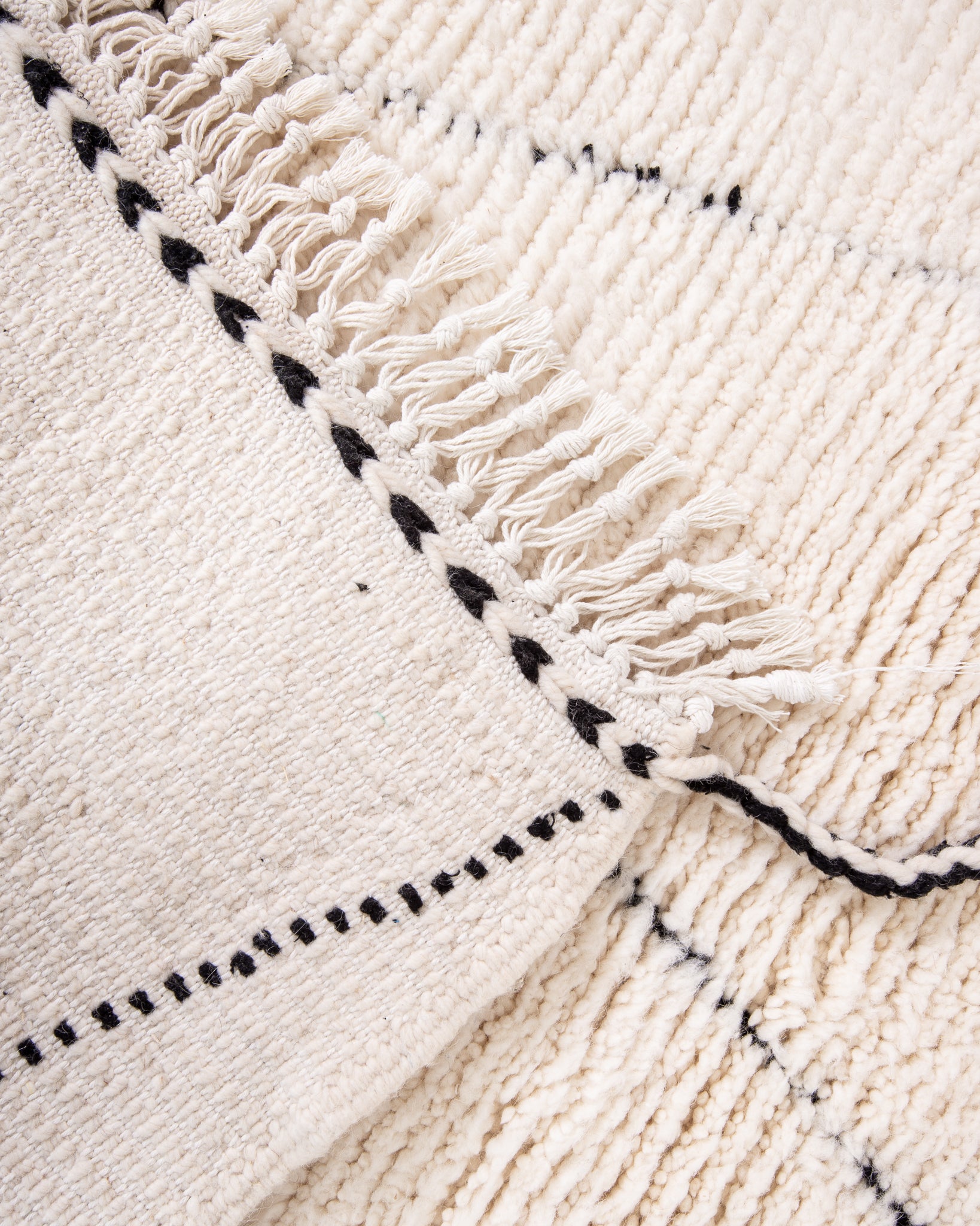 Modern designer handcrafted Berber rug from morocco Beniourain with beautiful colors and patterns