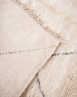 Moderner Designer handgefertigter Berber Teppich aus Marokko Beniourain mit schönen Farben und Mustern