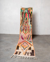 Moderner, handgefertigter Vintage-Berber-Läuferteppich aus Marokko. Beniourain mit schönen Farben und Mustern.