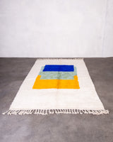 Moderner Designer handgefertigter Berber Teppich aus Marokko Beniourain mit schönen Farben und Mustern