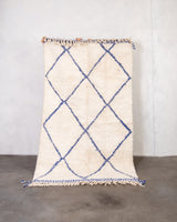 Moderner Designer handgefertigter Berber Teppich aus Marokko Beniourain mit schönen Farben und Mustern