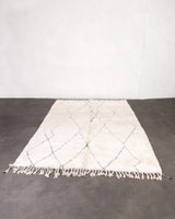 Moderner Designer handgefertigter Berber Teppich aus Marokko Beniourain mit schönen Farben und Mustern