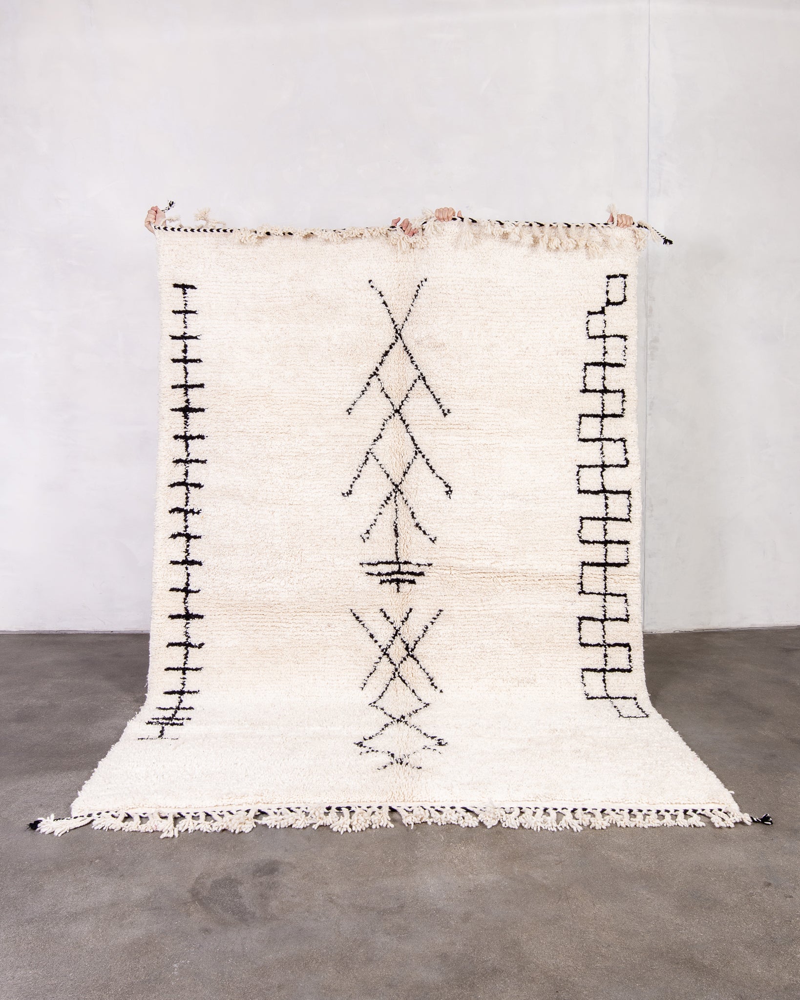 Modern designer handcrafted Berber rug from morocco Beniourain with beautiful colors and patterns