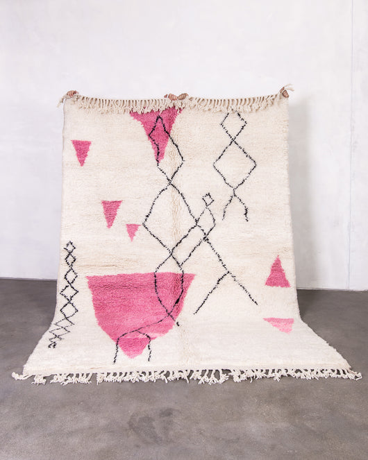 Moderner Designer handgefertigter Berber Teppich aus Marokko Beniourain mit schönen Farben und Mustern