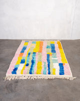 Moderner Designer handgefertigter Berber Teppich aus Marokko Beniourain mit schönen Farben und Mustern