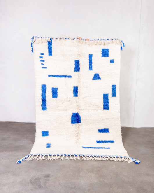 Moderner Designer handgefertigter Berber Teppich aus Marokko Beniourain mit schönen Farben und Mustern