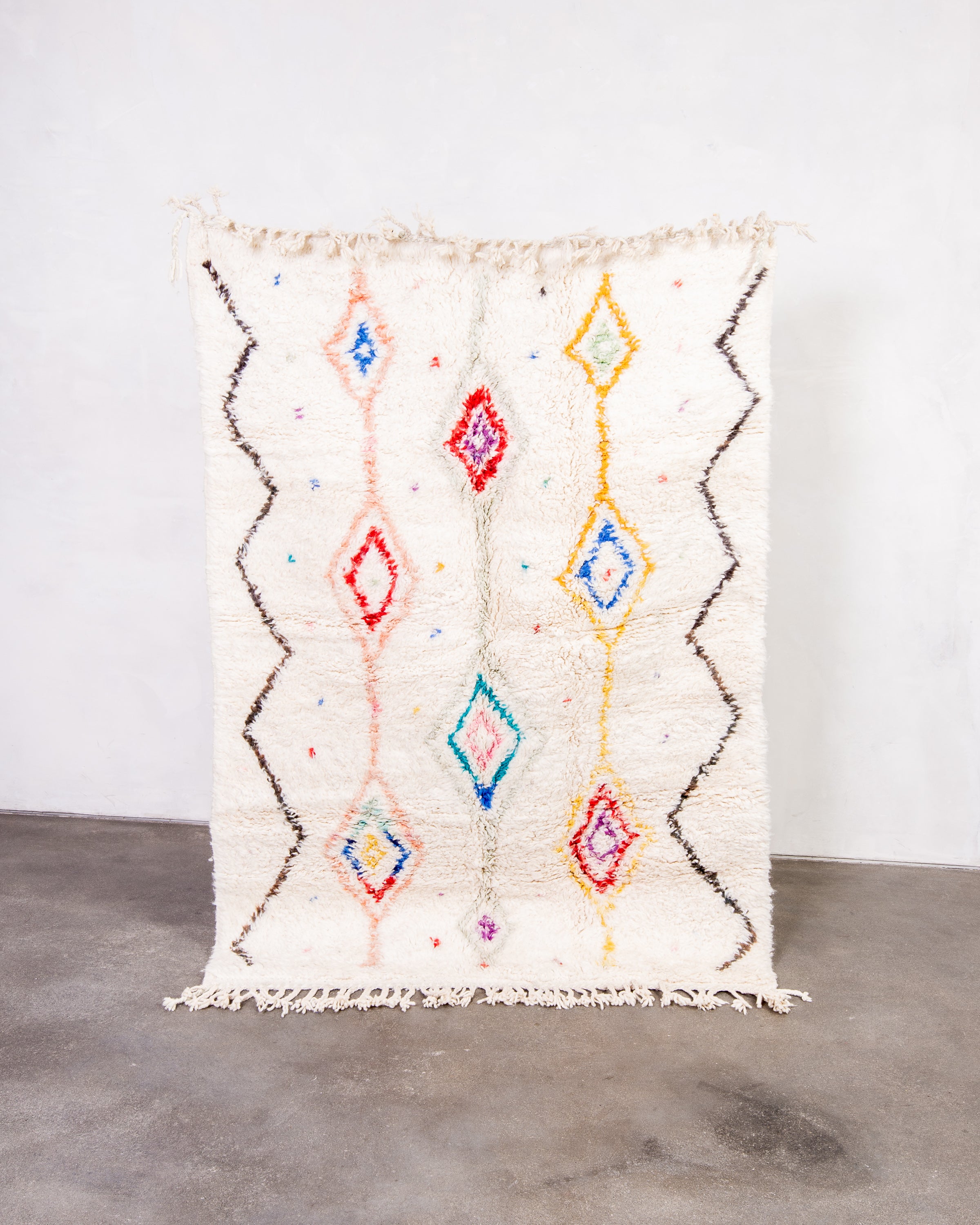 Modern designer handcrafted Berber rug from morocco Beniourain with beautiful colors and patterns