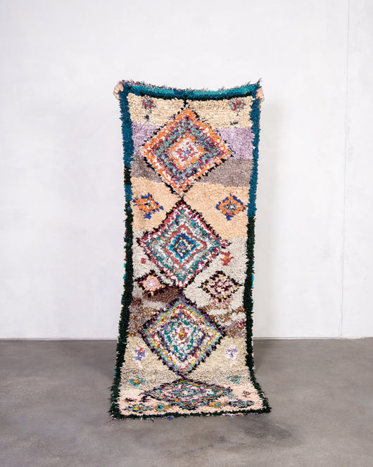 Moderner Designer handgefertigter Berber Teppich aus Marokko Beniourain mit schönen Farben und Mustern
