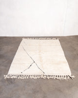Moderner Designer handgefertigter Berber Teppich aus Marokko Beniourain mit schönen Farben und Mustern