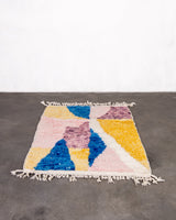Moderner Designer handgefertigter Berber Teppich aus Marokko Beniourain mit schönen Farben und Mustern