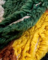 Moderner Designer handgefertigter Berber Teppich aus Marokko Beniourain mit schönen Farben und Mustern