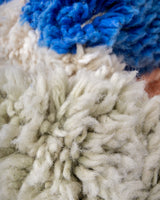 Moderner Designer handgefertigter Berber Teppich aus Marokko Beniourain mit schönen Farben und Mustern