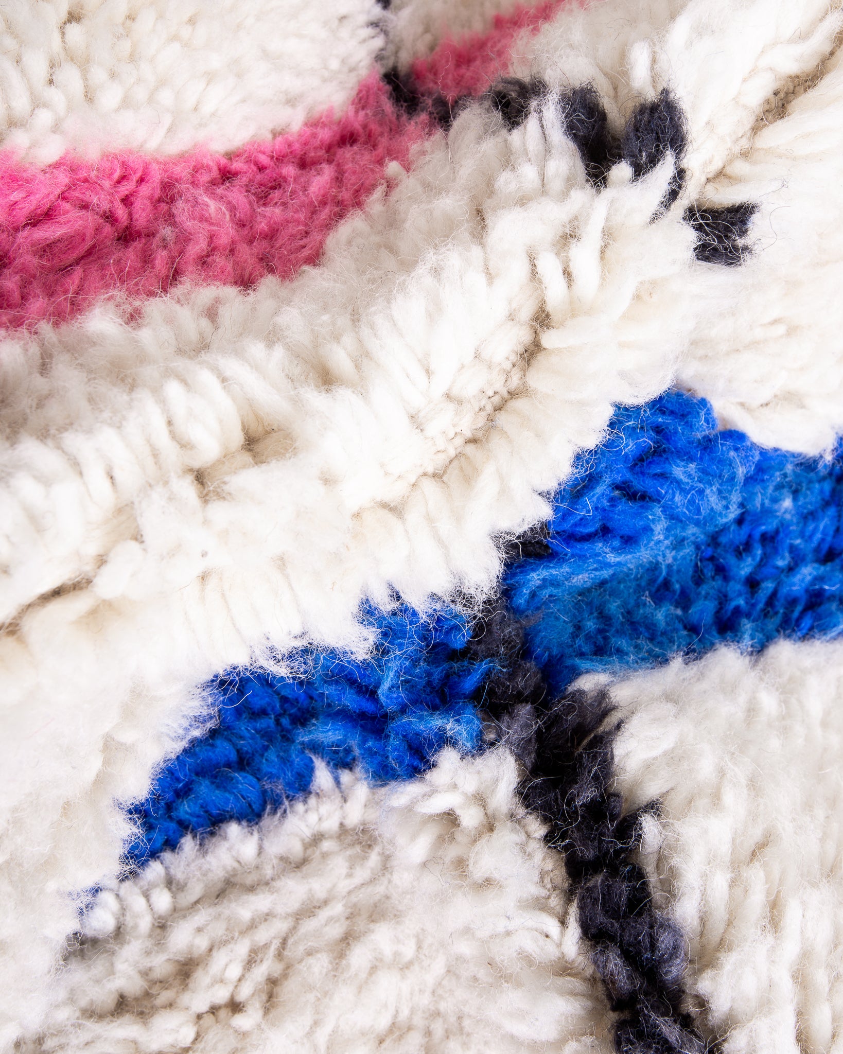 Modern designer handcrafted Berber rug from morocco Beniourain with beautiful colors and patterns