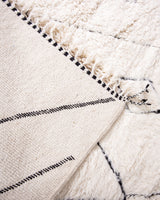 Moderner Designer handgefertigter Berber Teppich aus Marokko Beniourain mit schönen Farben und Mustern
