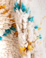 Moderner Designer handgefertigter Berber Teppich aus Marokko Beniourain mit schönen Farben und Mustern