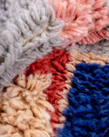 Moderner Designer handgefertigter Berber Teppich aus Marokko Beniourain mit schönen Farben und Mustern