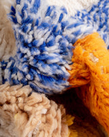 Moderner Designer handgefertigter Berber Teppich aus Marokko Beniourain mit schönen Farben und Mustern
