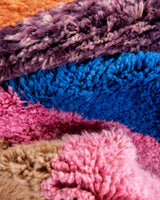 Moderner Designer handgefertigter Berber Teppich aus Marokko Beniourain mit schönen Farben und Mustern