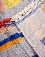 Moderner Designer handgefertigter Berber Teppich aus Marokko Beniourain mit schönen Farben und Mustern
