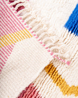 Moderner Designer handgefertigter Berber Teppich aus Marokko Beniourain mit schönen Farben und Mustern