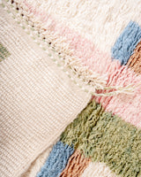 Moderner Designer handgefertigter Berber Teppich aus Marokko Beniourain mit schönen Farben und Mustern