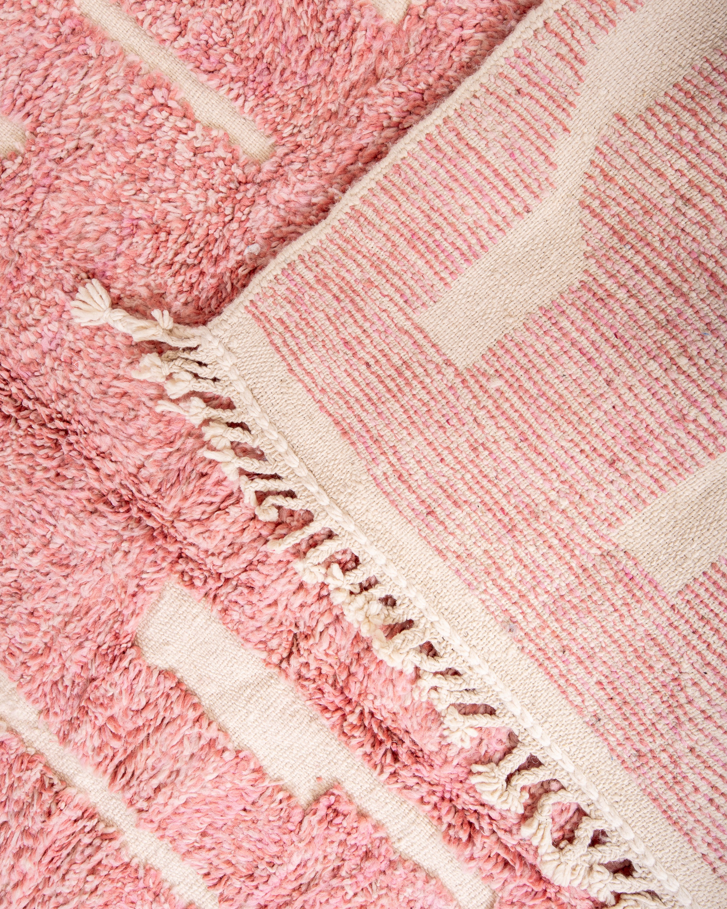 Modern designer handcrafted Berber rug from morocco Beniourain with beautiful colors and patterns