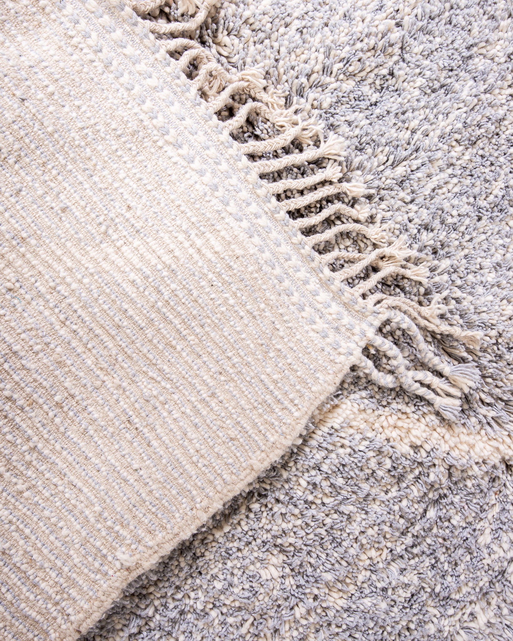 Modern designer handcrafted Berber rug from morocco Beniourain with beautiful colors and patterns