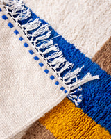 Moderner Designer handgefertigter Berber Teppich aus Marokko Beniourain mit schönen Farben und Mustern