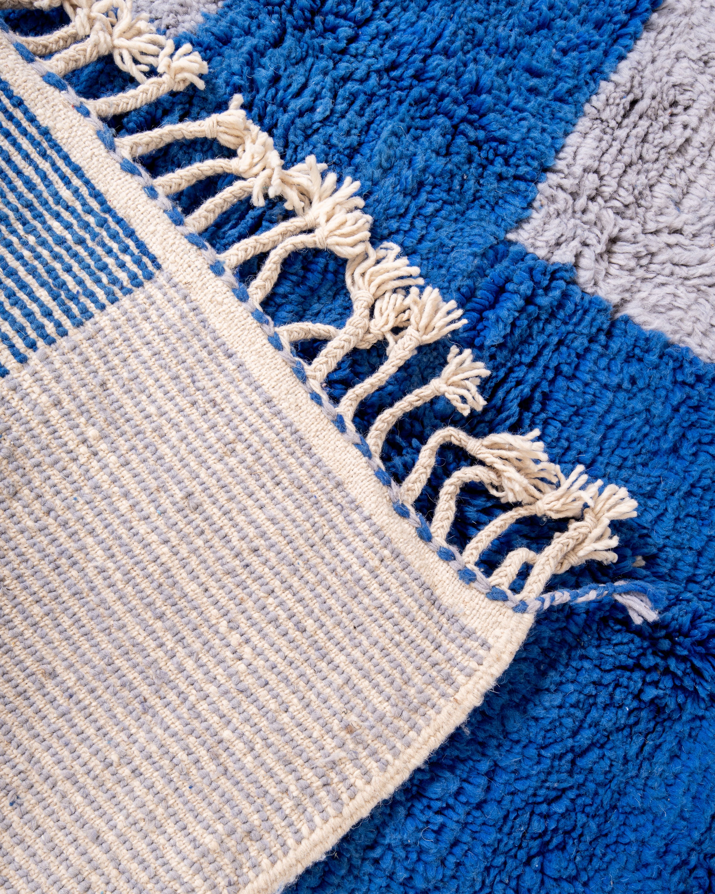 Modern designer handcrafted Berber rug from morocco Beniourain with beautiful colors and patterns