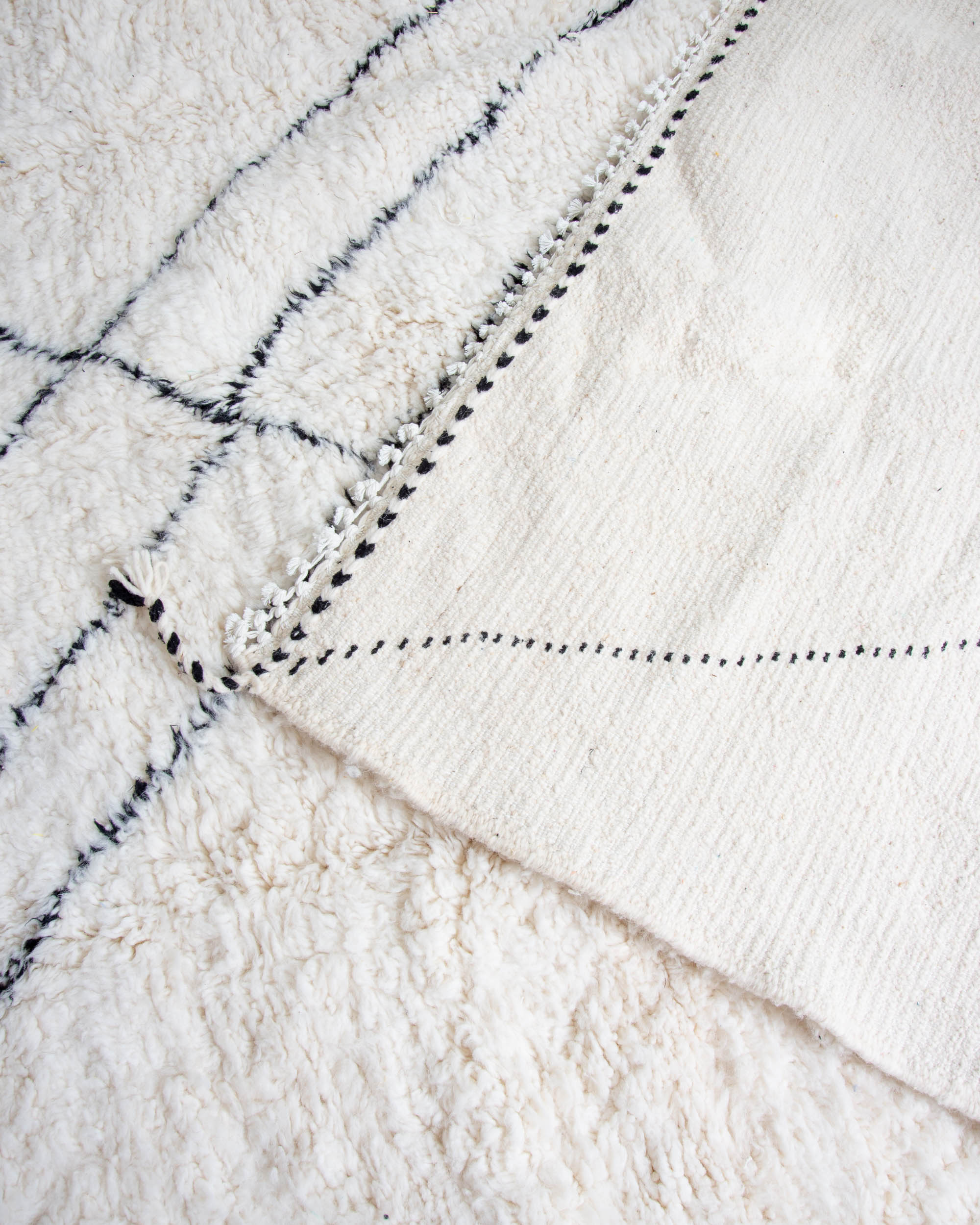 Modern designer handcrafted Berber rug from morocco Beniourain with beautiful colors and patterns