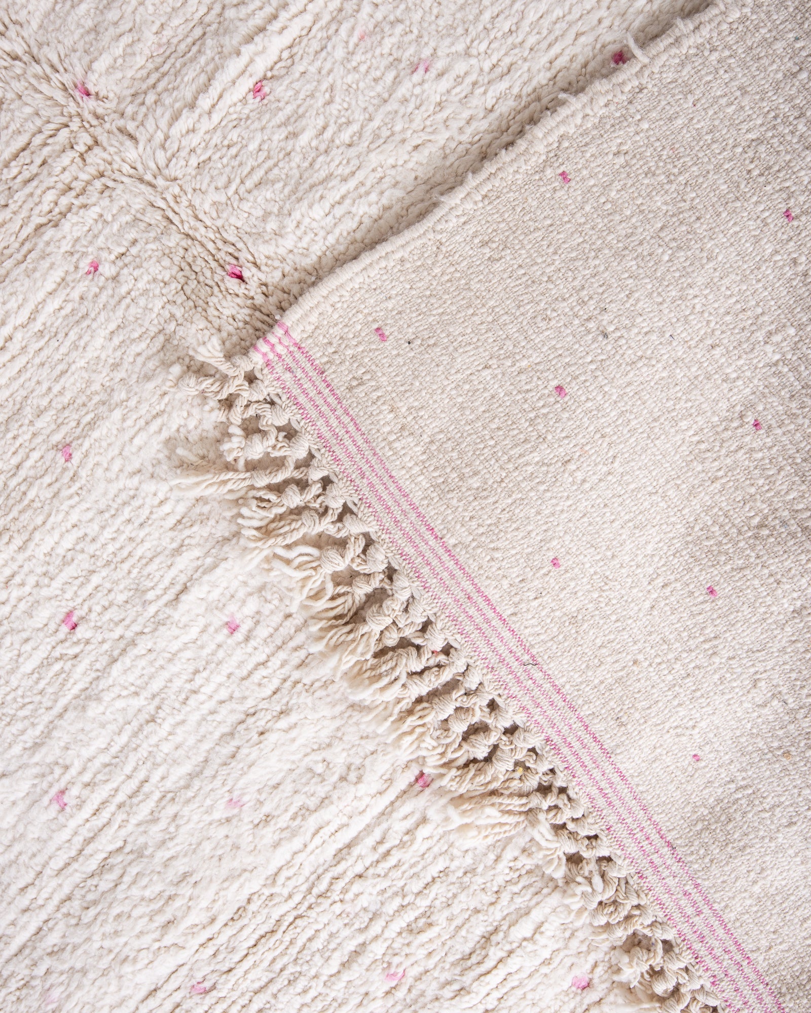 Modern designer handcrafted Berber rug from morocco Beniourain with beautiful colors and patterns