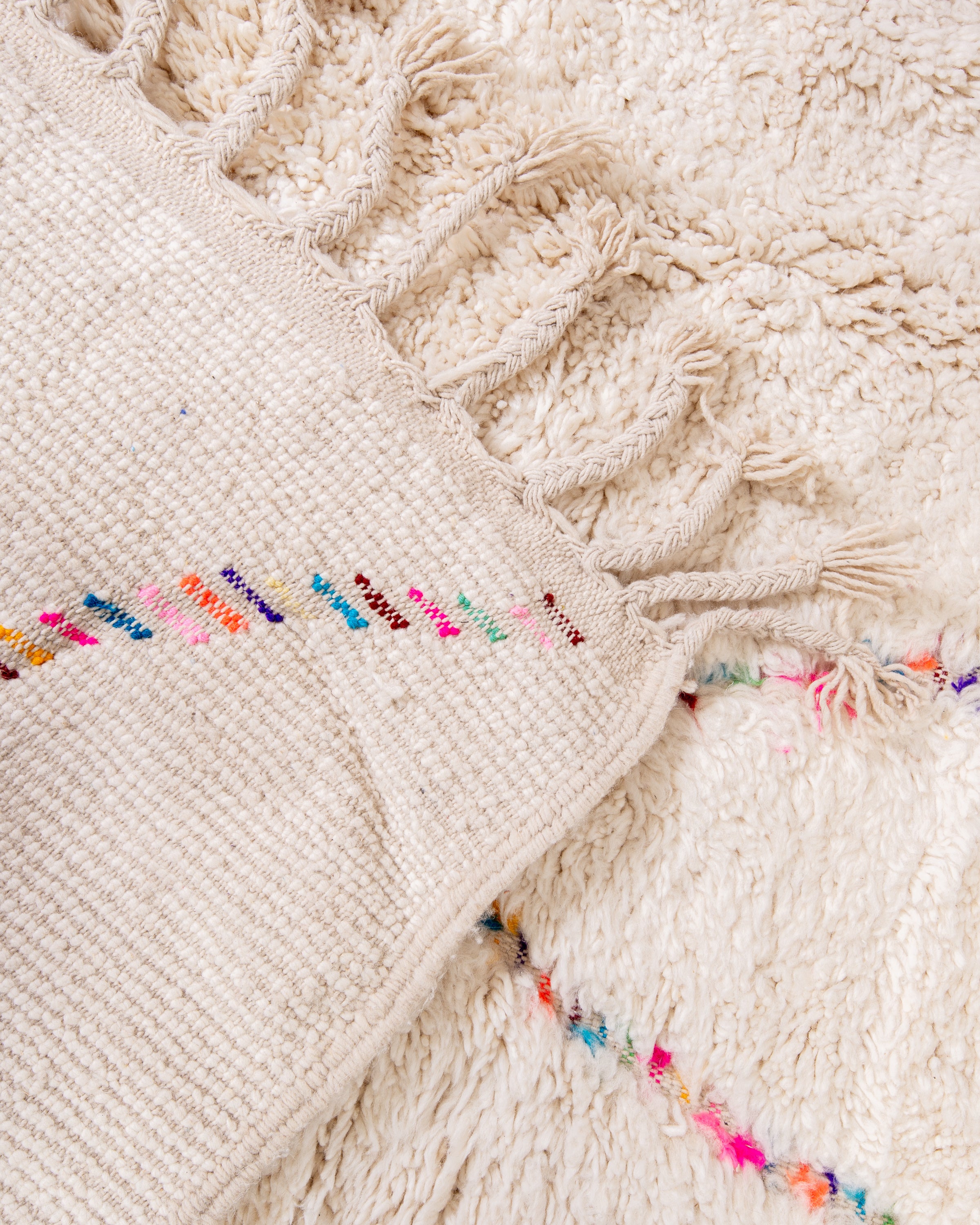 Modern designer handcrafted Berber rug from morocco Beniourain with beautiful colors and patterns