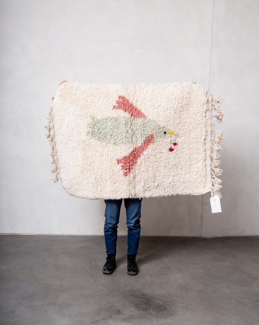 Moderner, handgefertigter Berber-Teppich aus Marokko. Beniourain-Teppich mit schönen Farben und Mustern und flauschiger Wollstruktur.