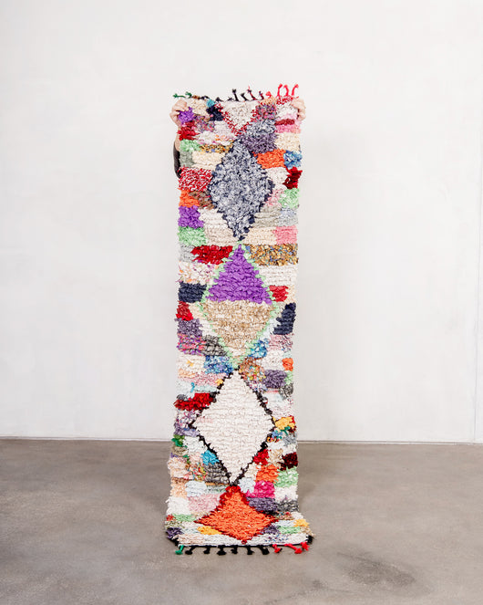 Handgefertigter Berber-Teppich aus moderner Designer-Baumwolle aus Marokko. Boucherouite mit schönen Farben und Mustern.